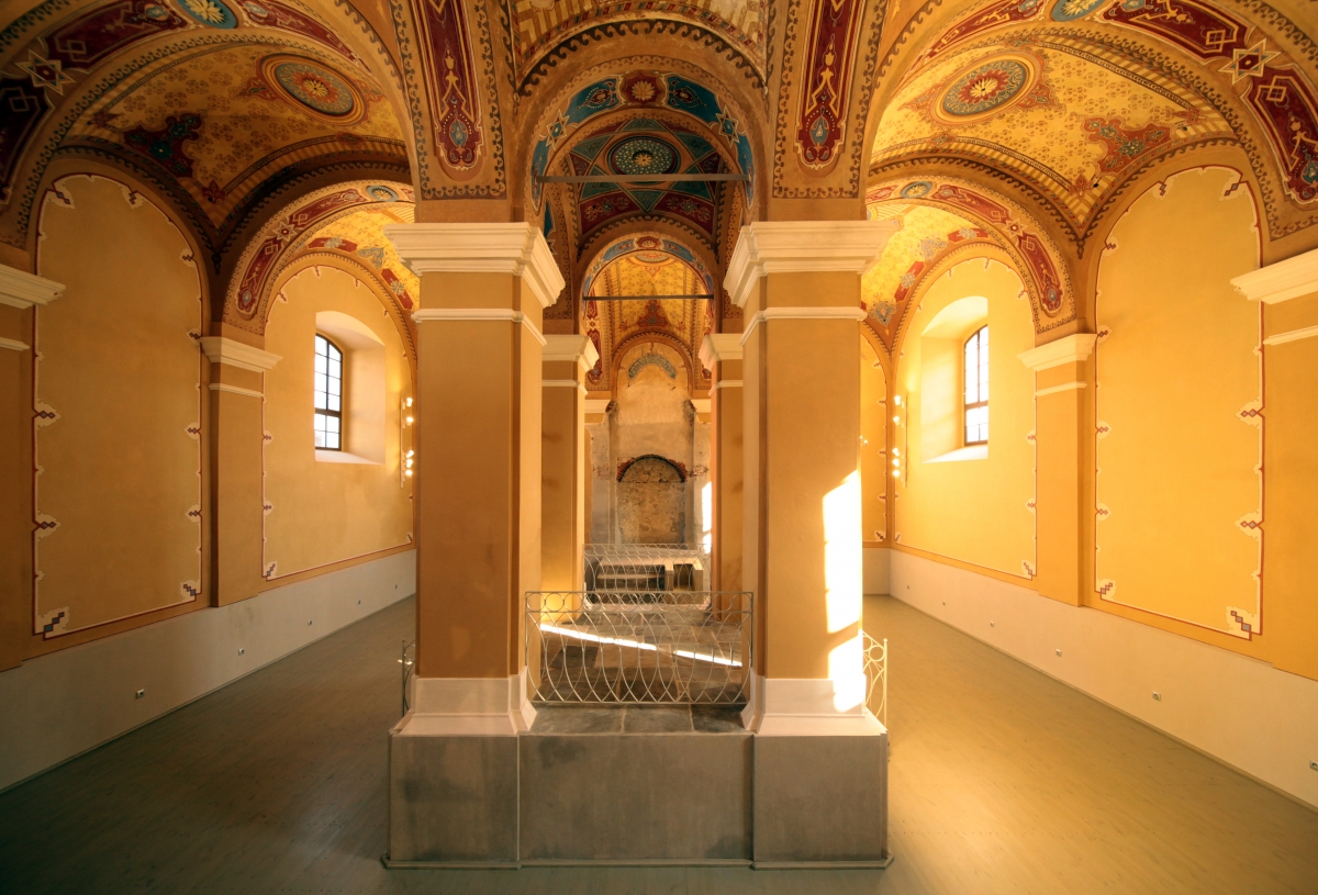 hlavná modlitebná sála / main prayer hall   